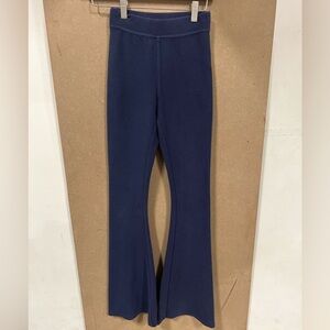 Offline by Aerie size XS dark blue flare pants with pockets on‎ the back